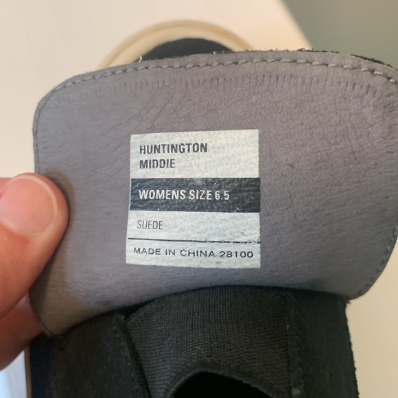 Size 6.5 Seavees sneakers - Picture 5 of 5